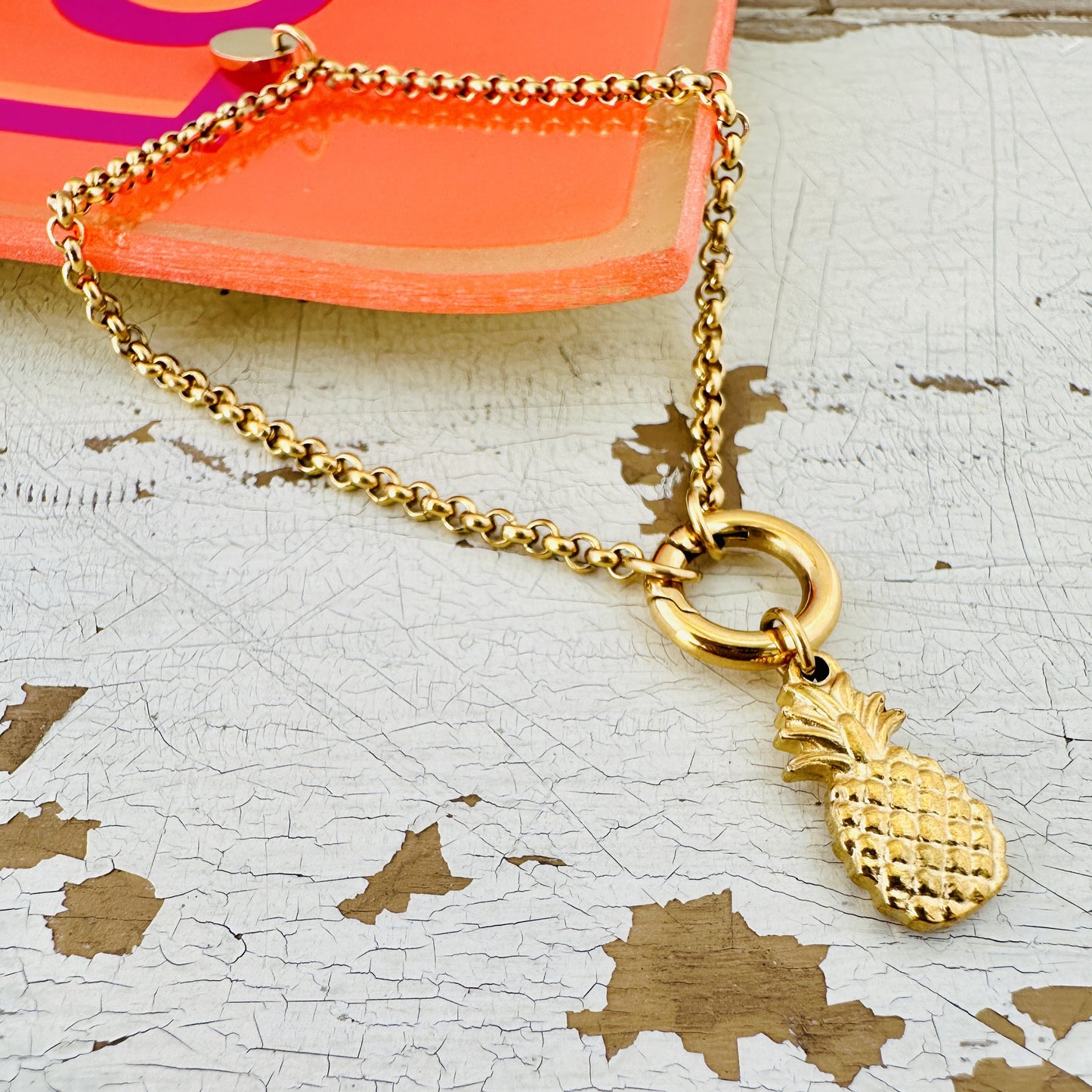 Charmarmband mit Ananas