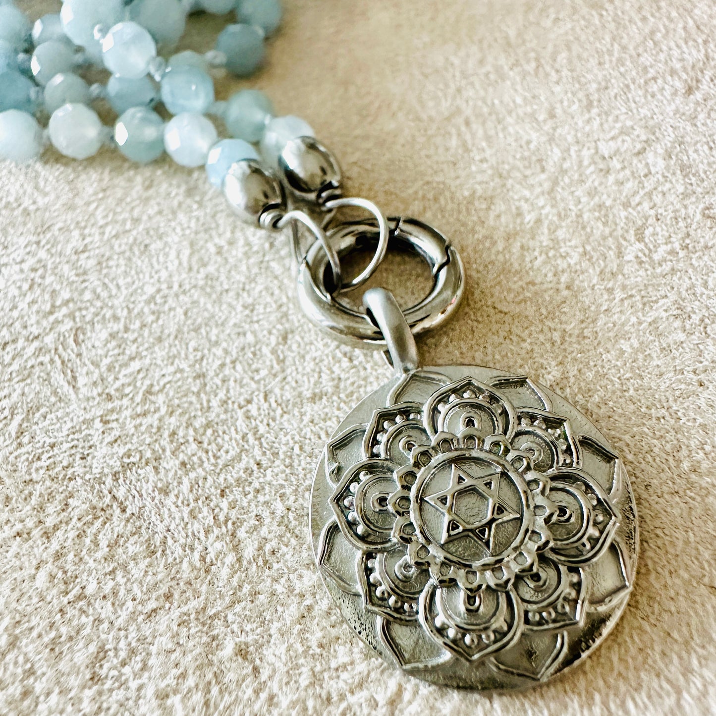 Edelsteinkette Aquamarin - Mandala "Ich Liebe"