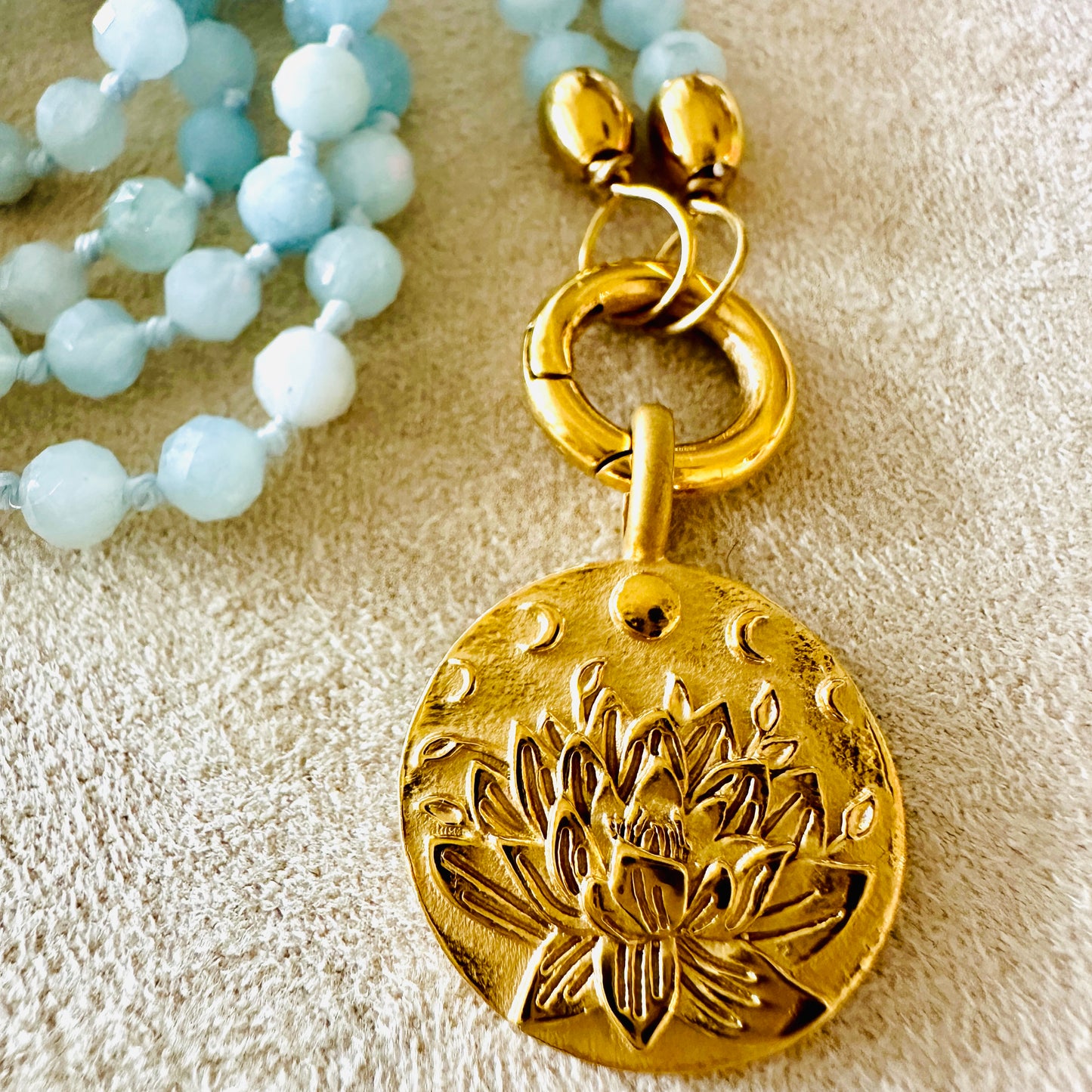 Edelsteinkette Aquamarin - Mandala "Ich Vertraue"