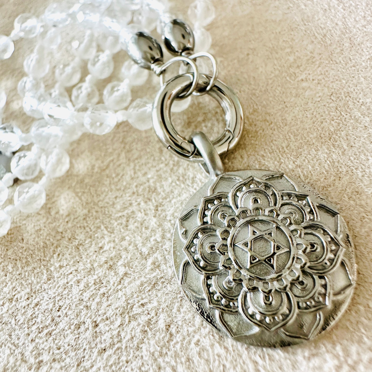 Edelsteinkette Bergkristall - Mandala "Ich Liebe"