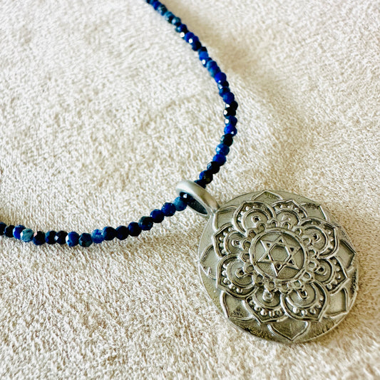 Tiny Treasure- Edelsteinkette Lapislazuli