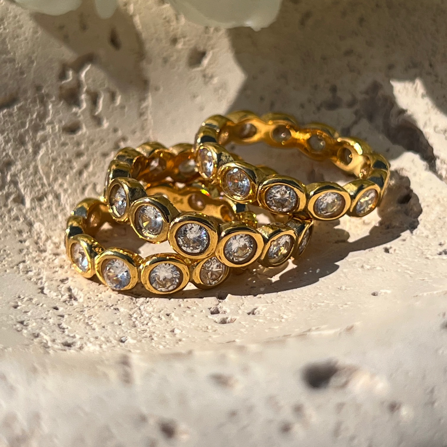 Tennisring mit CZ Zirkonia – Edelstahl von meinmantra – Ansicht 2