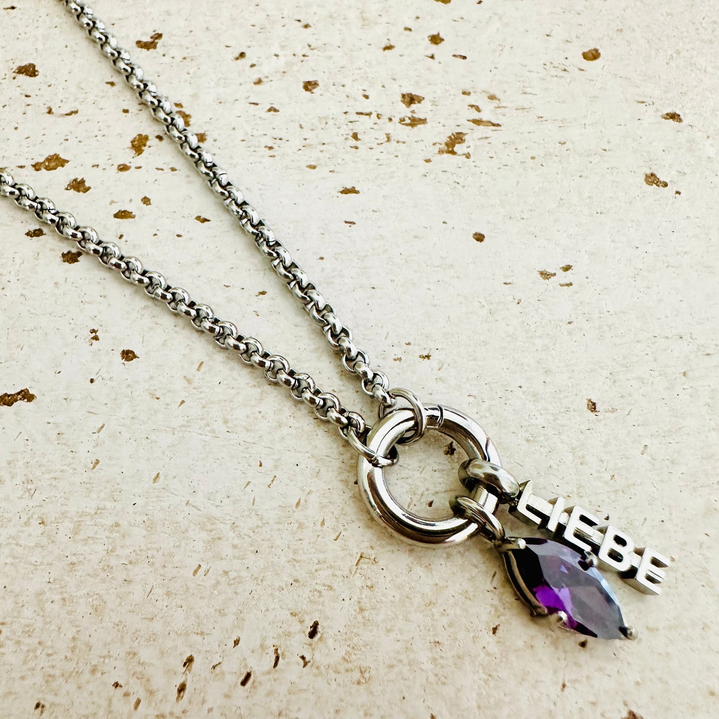 Charmkette mit Karabiner - LIEBE & Geburtstein Februar Charms