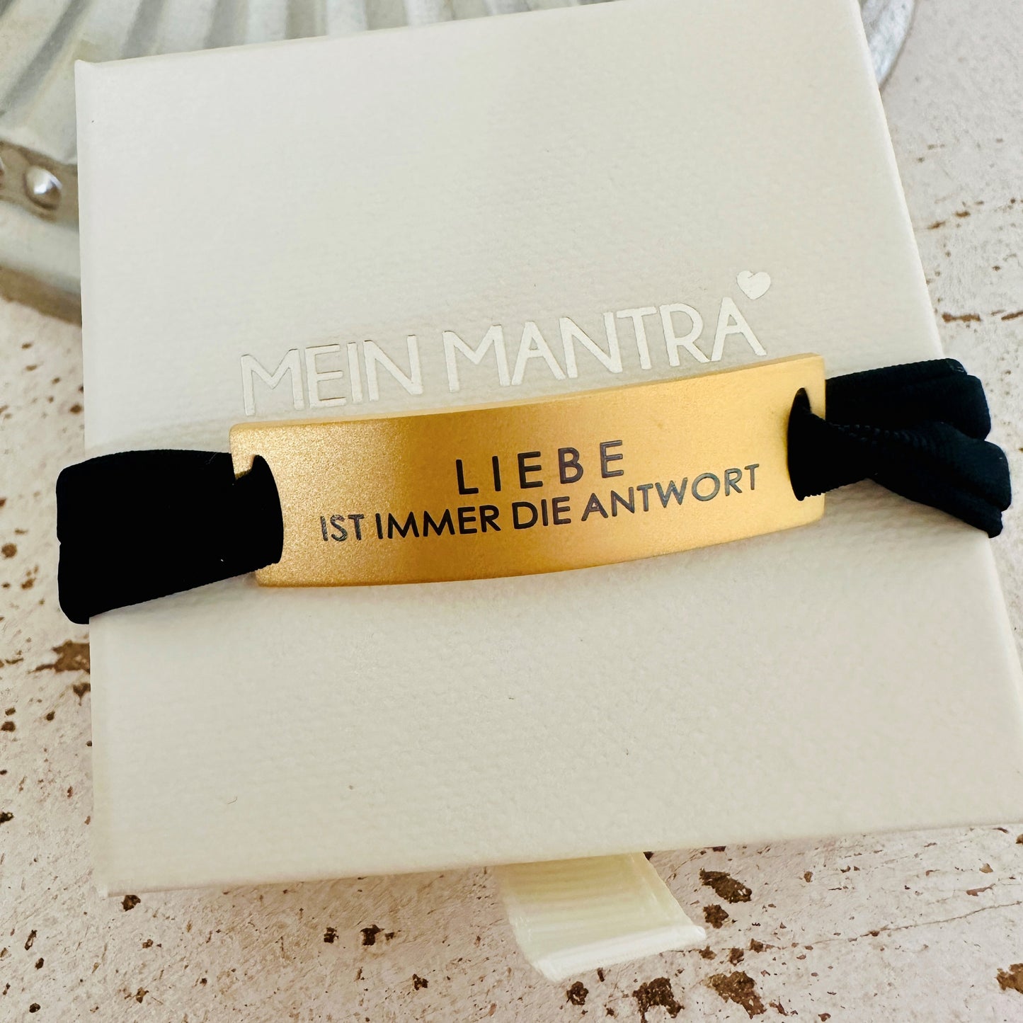 Feel Free Armband - LIEBE IST IMMER DIE ANTWORT