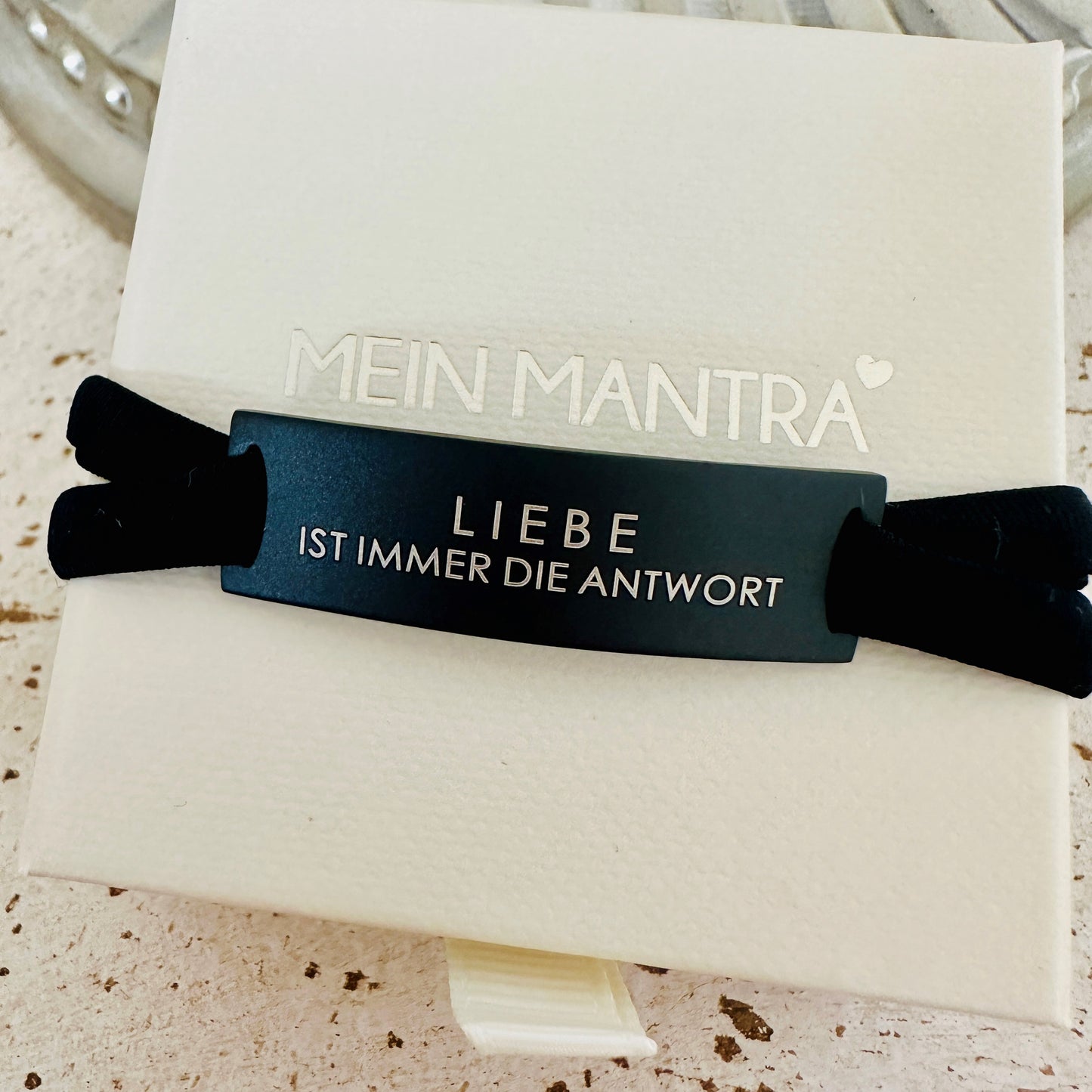 Feel Free Armband - LIEBE IST IMMER DIE ANTWORT