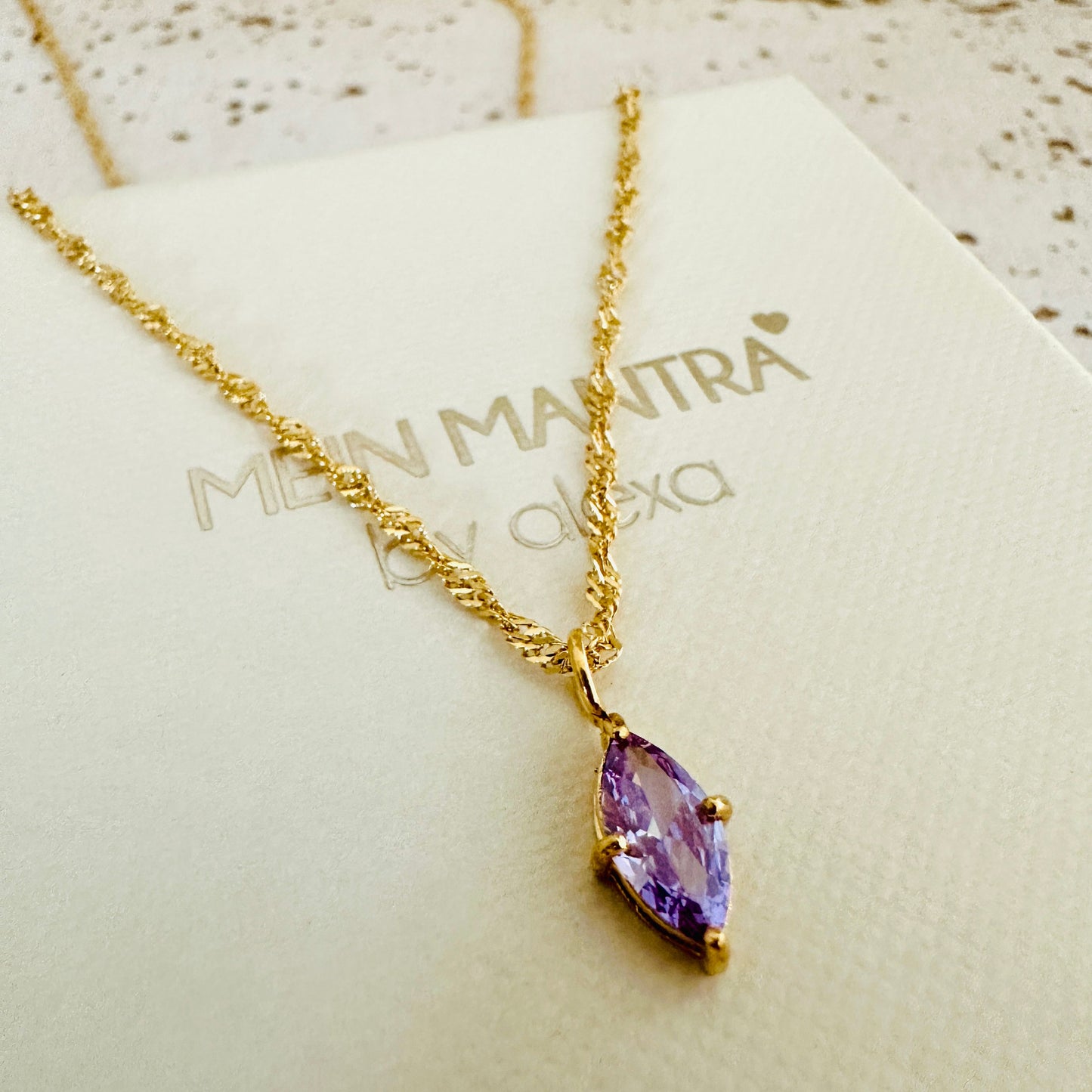 Geburtsstein Juni mit Wellenkette