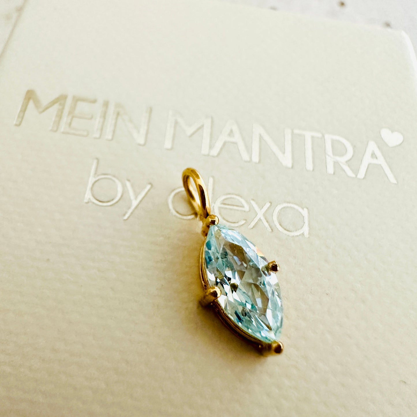Charm Geburtsstein März