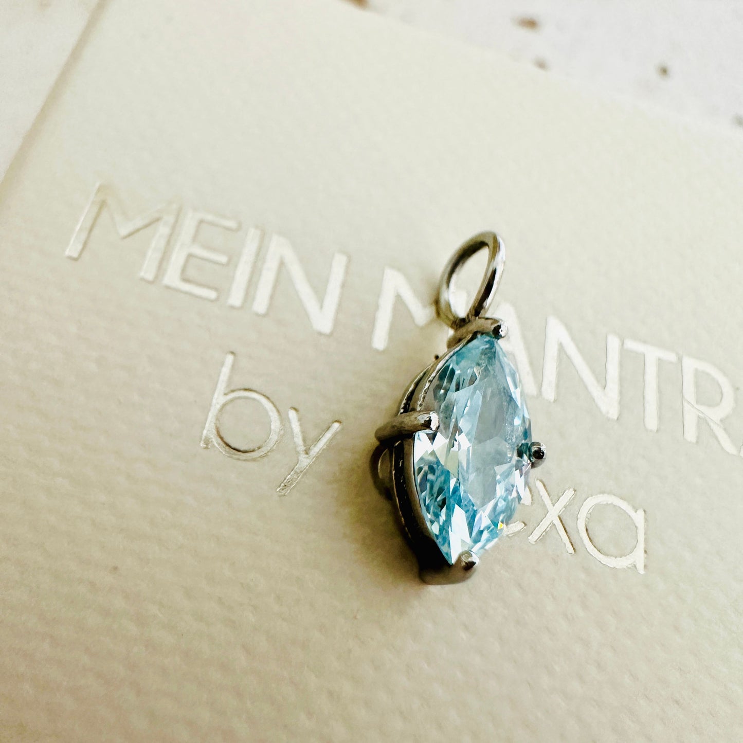 Charm Geburtsstein März