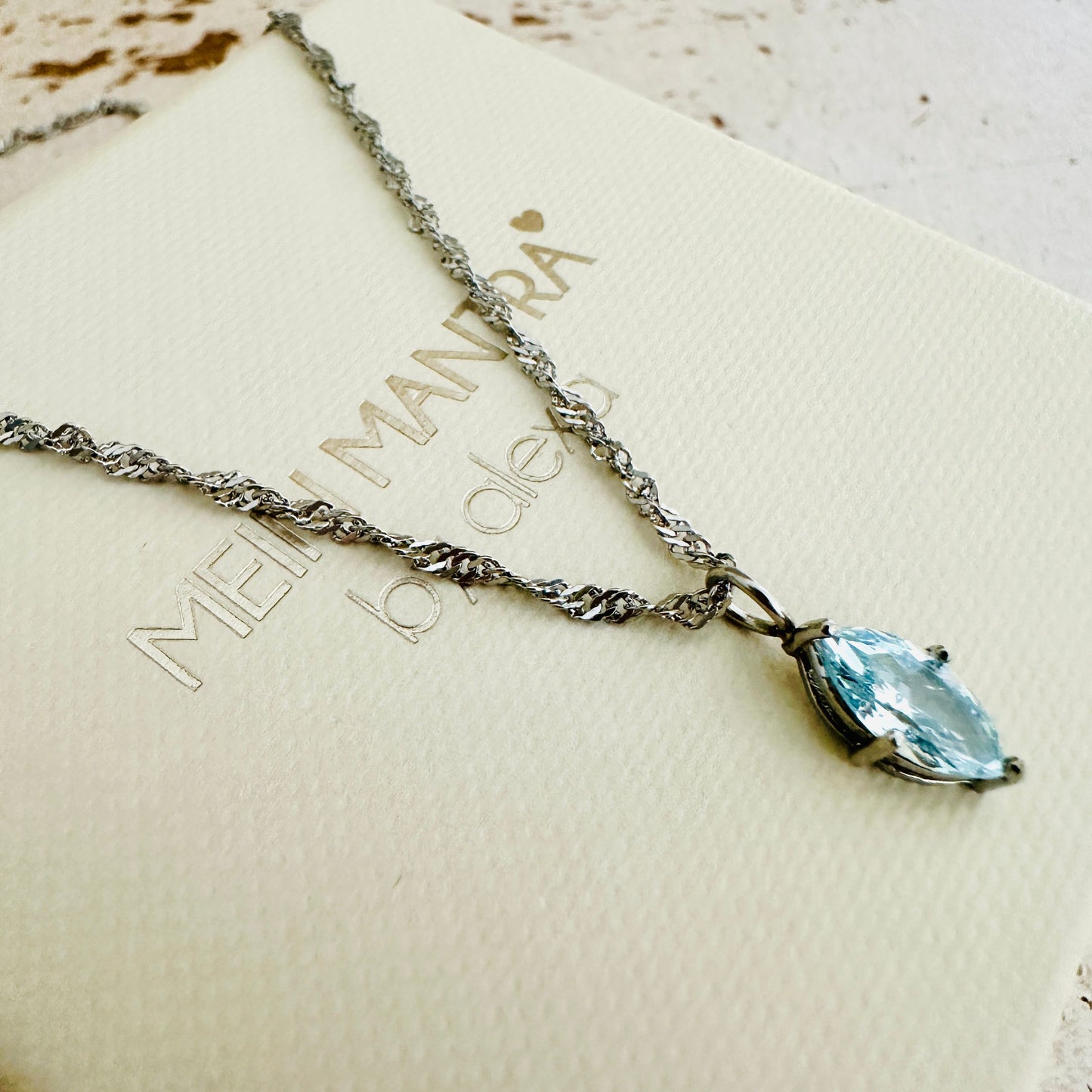 Geburtsstein März mit Wellenkette