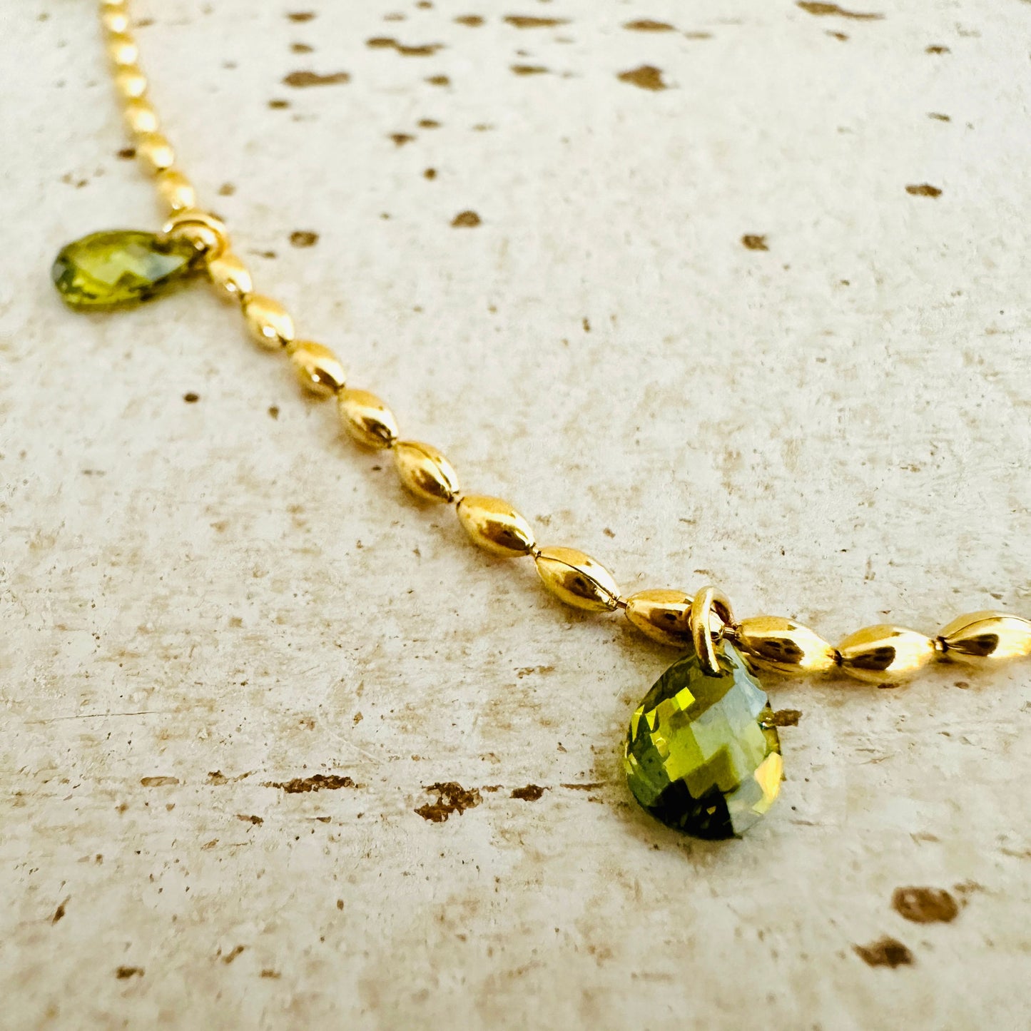 Olivenkette "Glimmering Olive" CZ Zirkonia Steinen