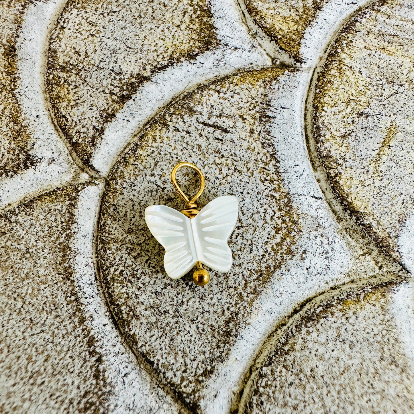 Perlmutt-Schmetterling-Charm