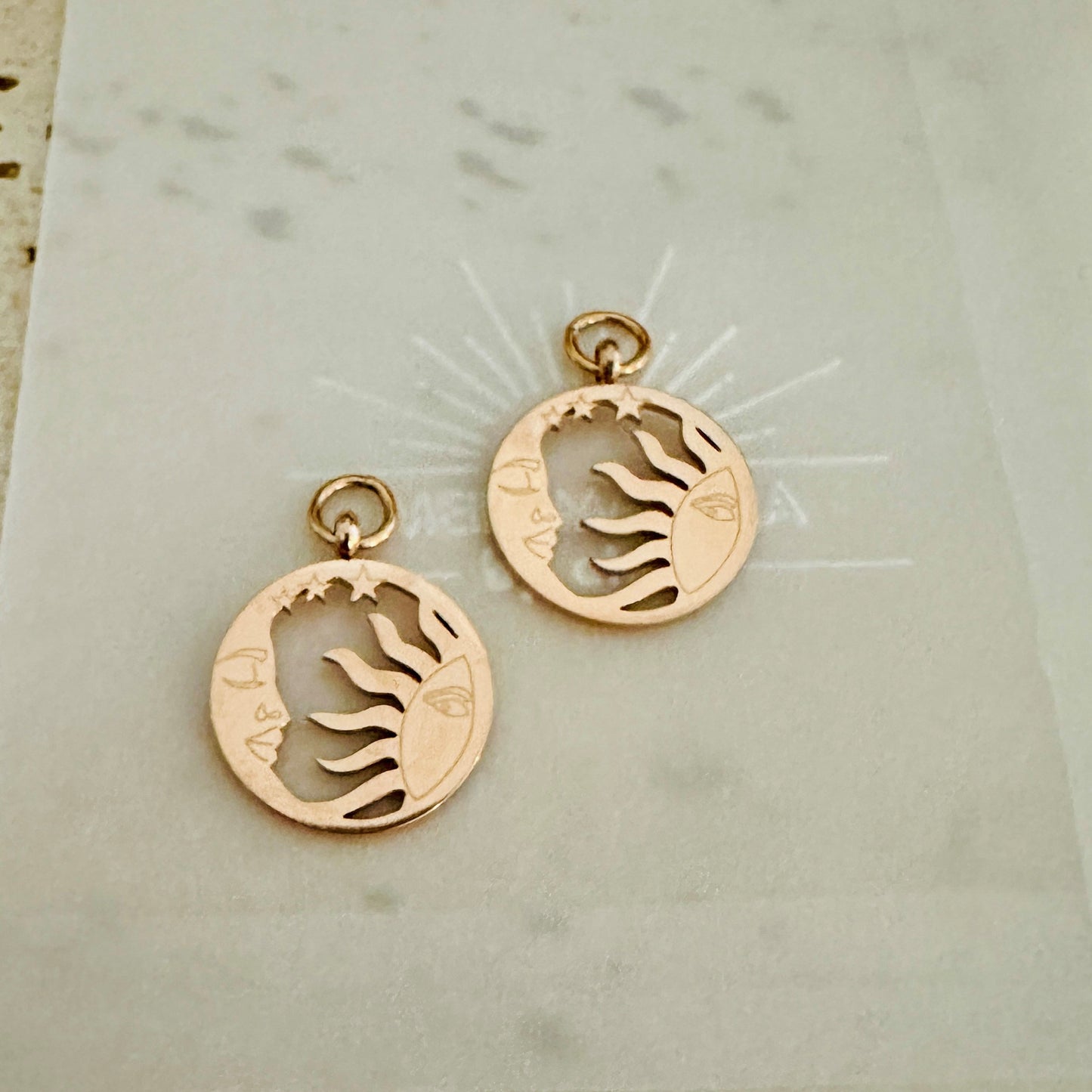 Sonne Mond Sternen mit Gravur Charms
