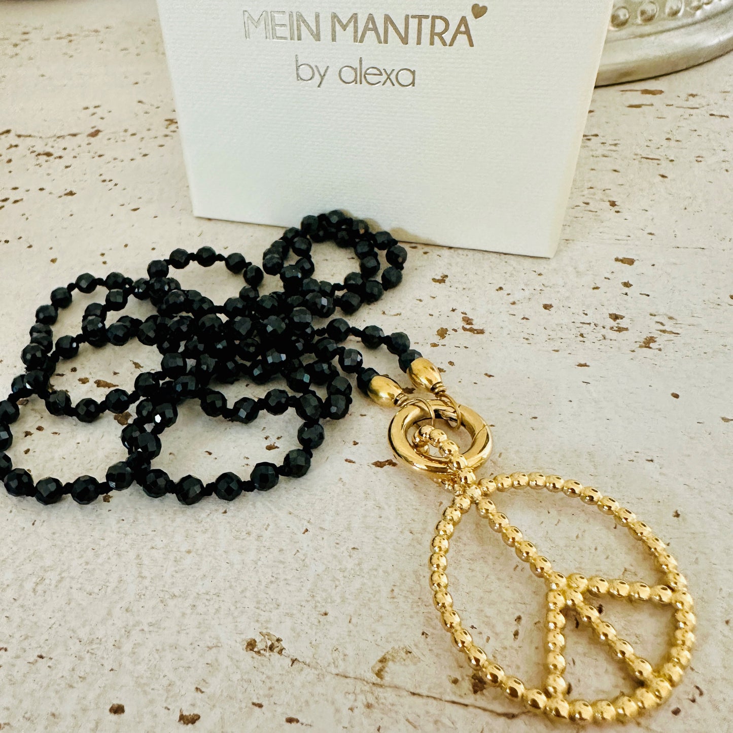 "Peace" mit Spinell Edelsteinkette