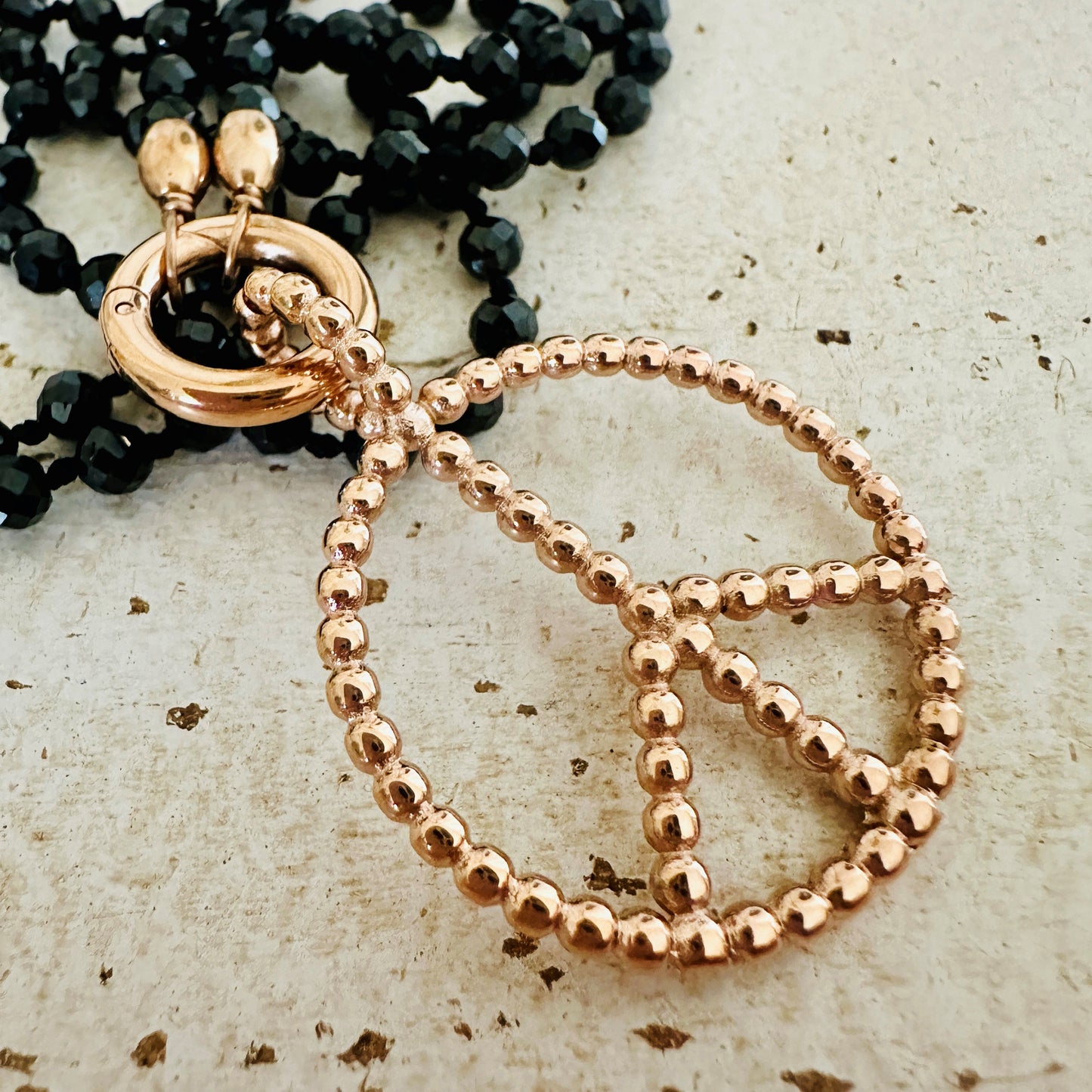 "Peace" mit Spinell Edelsteinkette