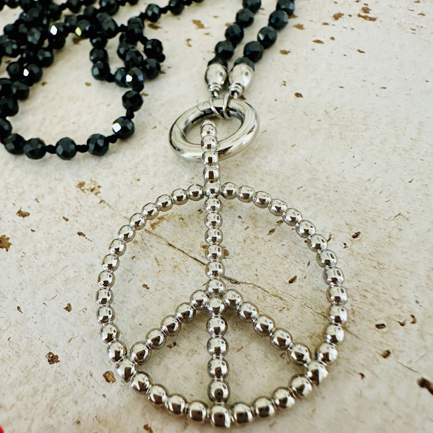 "Peace" mit Spinell Edelsteinkette