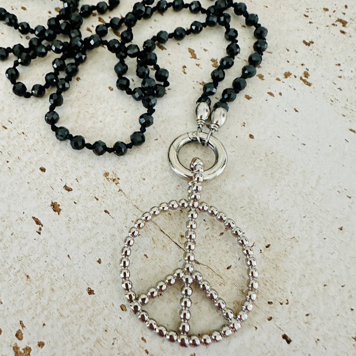 "Peace" mit Spinell Edelsteinkette