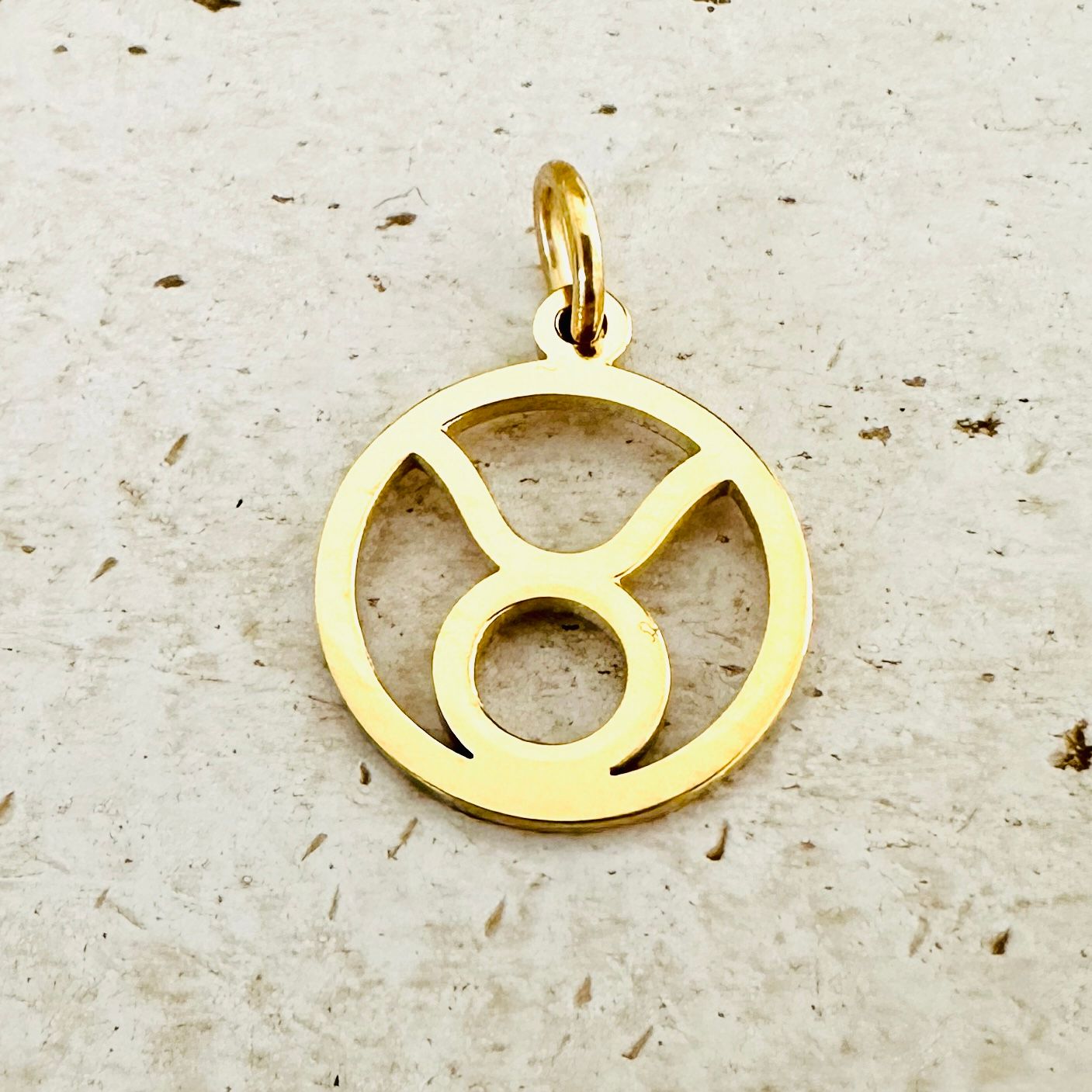 Wandtattoo Sternzeichen Stier | 20 X 17,7 Cm | In Goldmetallic | Selbstklebend & Rückstandslos Entfernbar