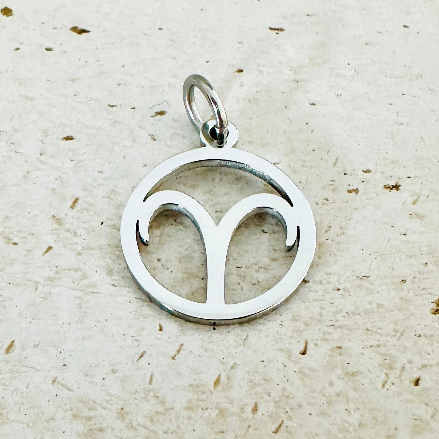 Charm Sternzeichen Widder