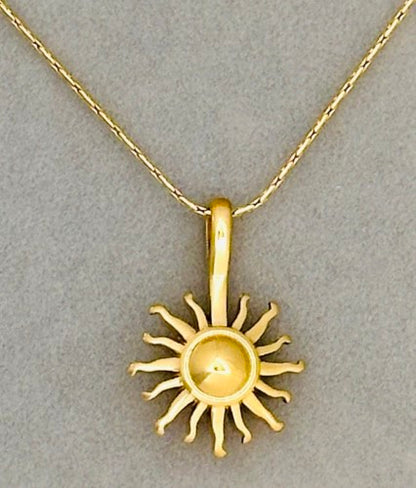 Sonne mit gehämmerter Kette