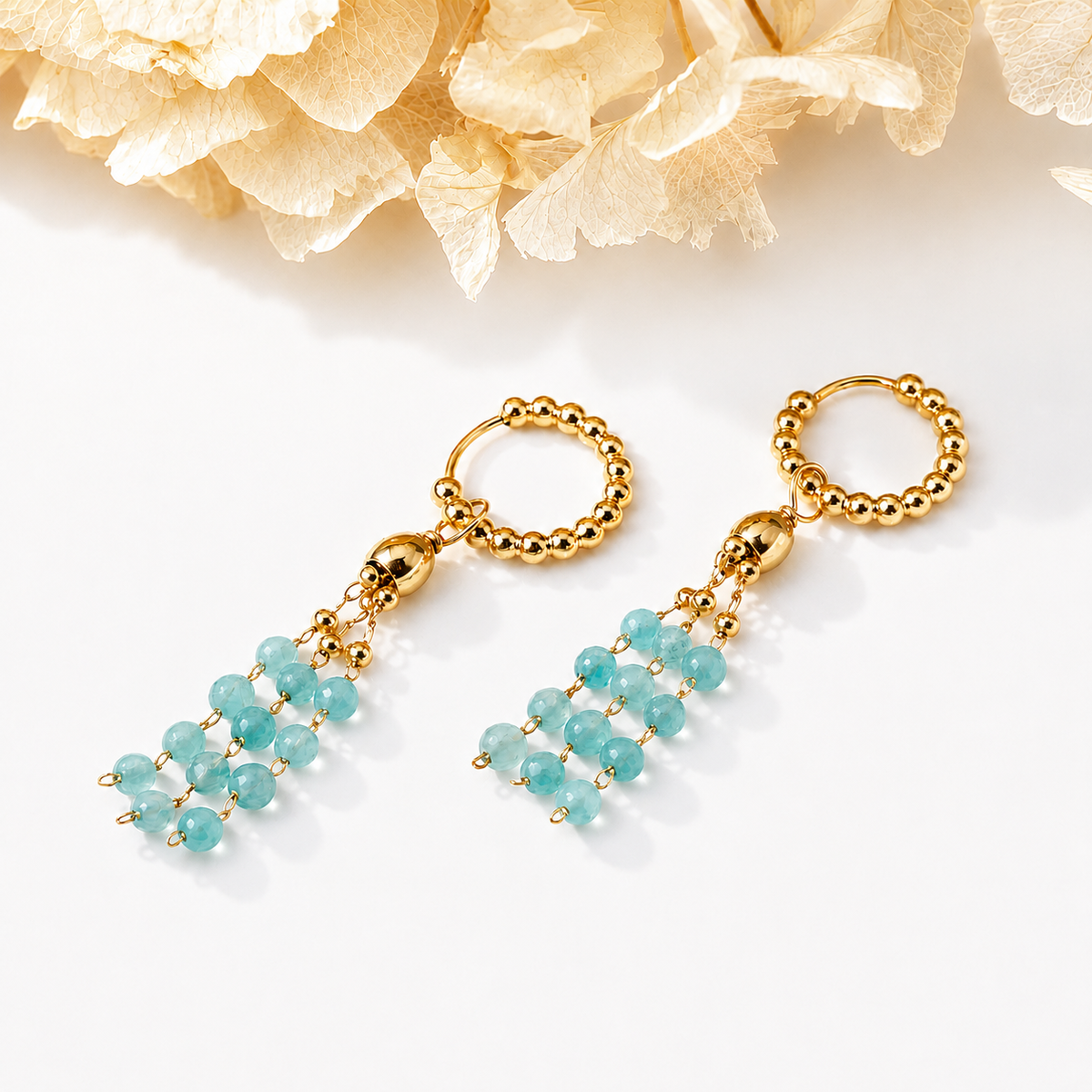 Hoop - Ohrringe mit Chalcedon Türkis Charm