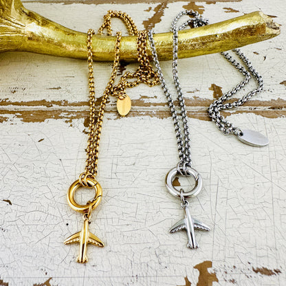 Charmkette mit Karabiner mit Flugzeug Charm