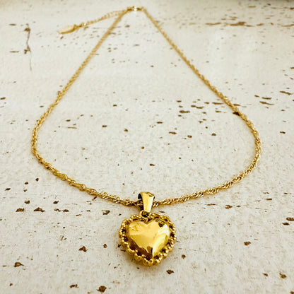 Herz mit Wellenkette