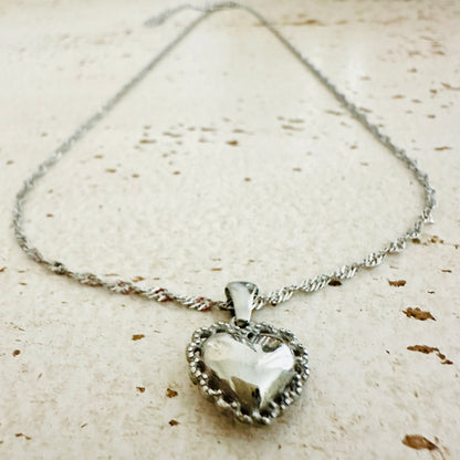 Herz mit Wellenkette
