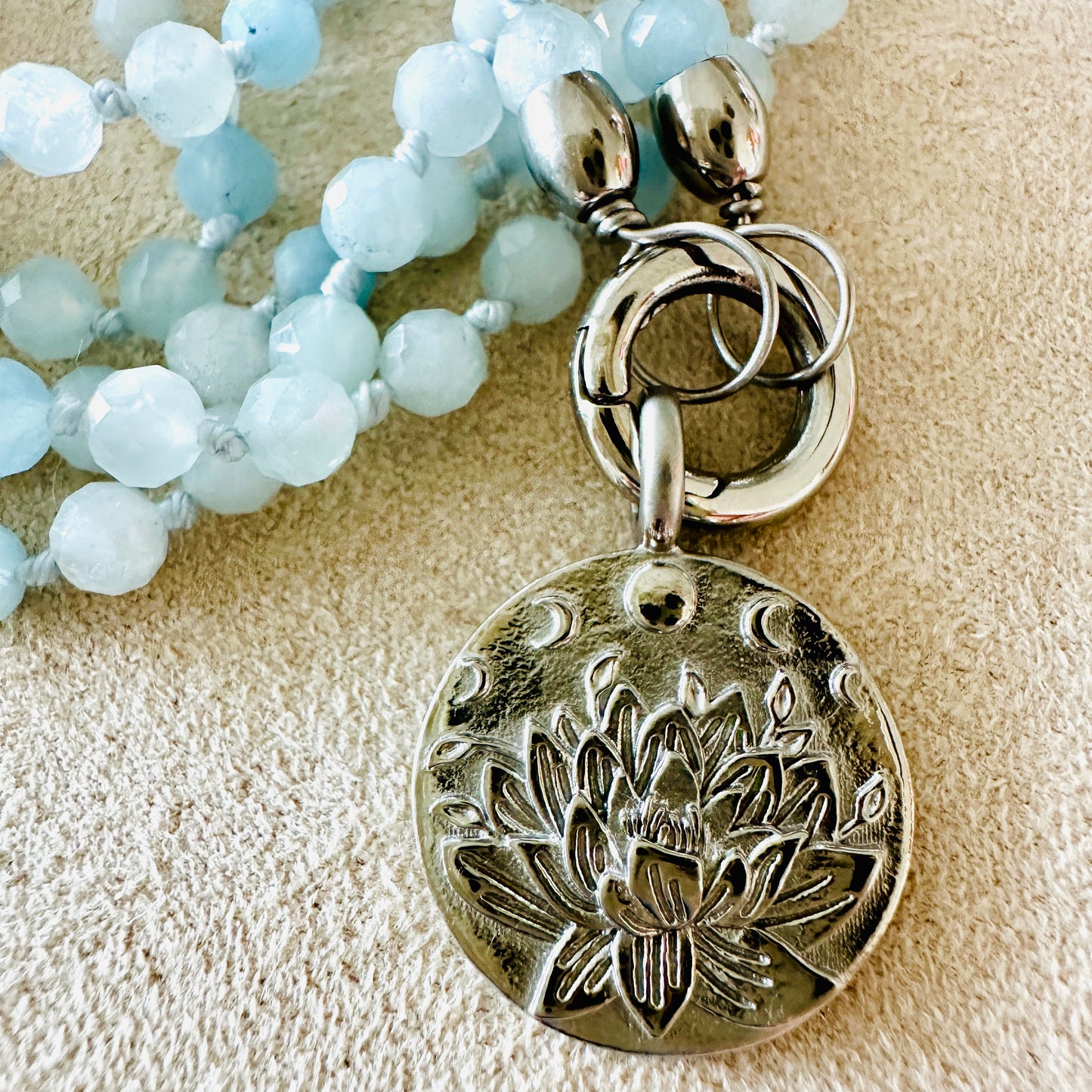 Edelsteinkette Aquamarin - Mandala "Ich Vertraue"