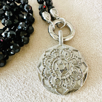 Edelsteinkette Spinell - Mandala "Ich Liebe"