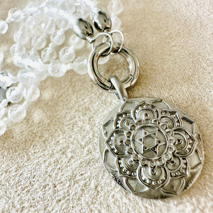 Edelsteinkette Bergkristall - Mandala "Ich Liebe"