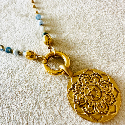 Edelsteinkette Chalcedon Blau - Mandala "Ich Liebe"