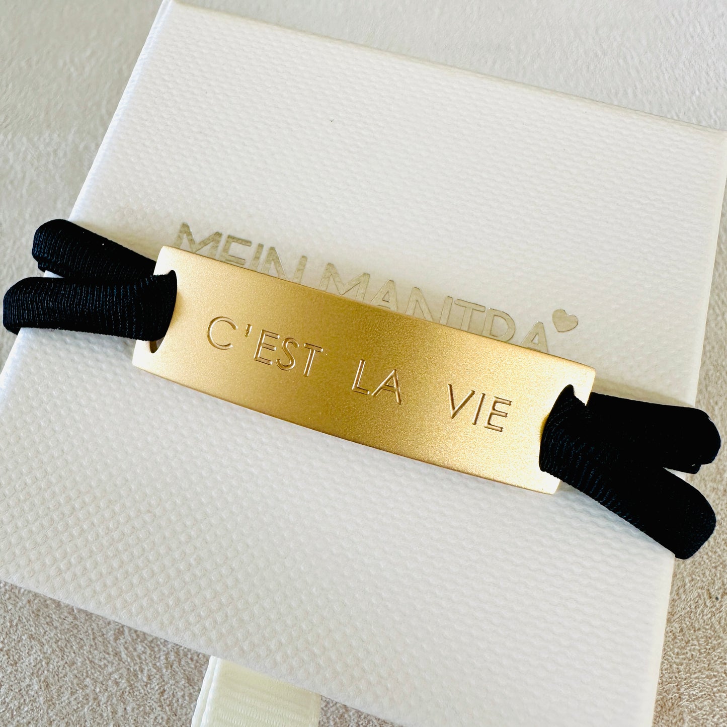 Feel Free 2.0 Armband - C'EST LA VIE