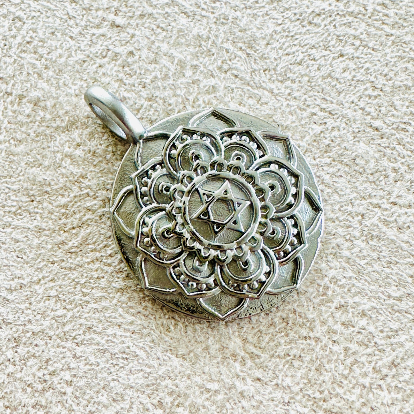 Mandala "Ich Liebe"- Anhänger