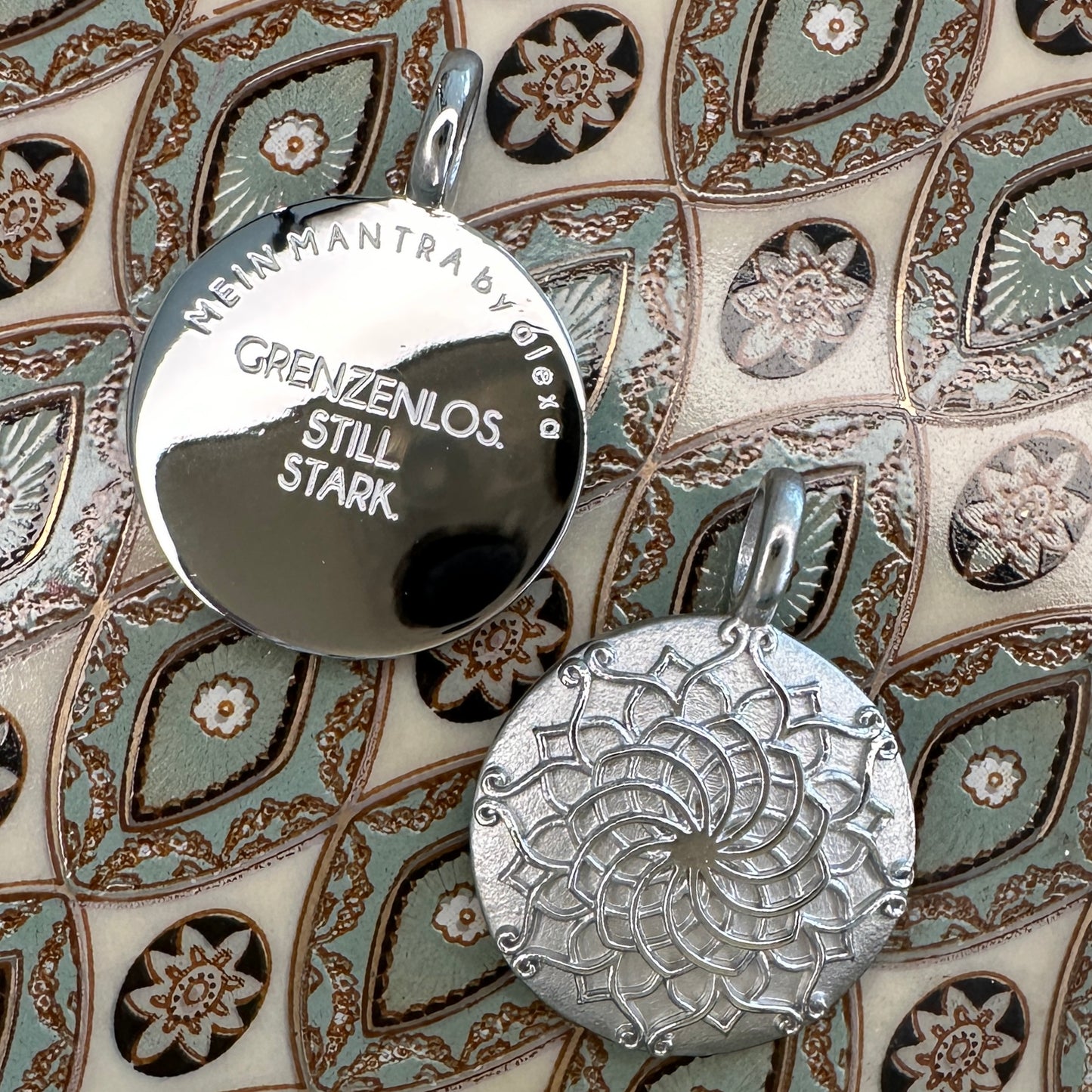 Edelsteinkette Turmalin - Mandala "GRENZENLOS. STILL. STARK"