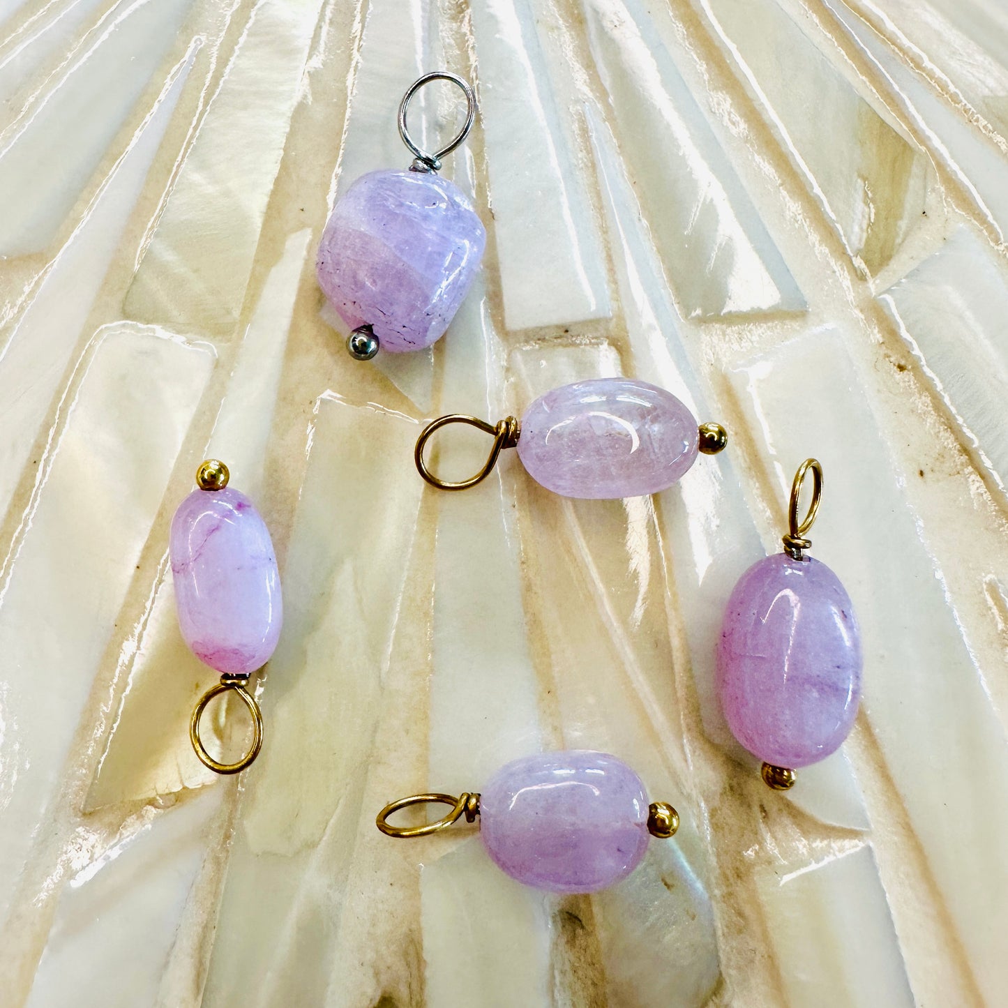 Edelsteincharm Geburtsstein Juni - Kunzit