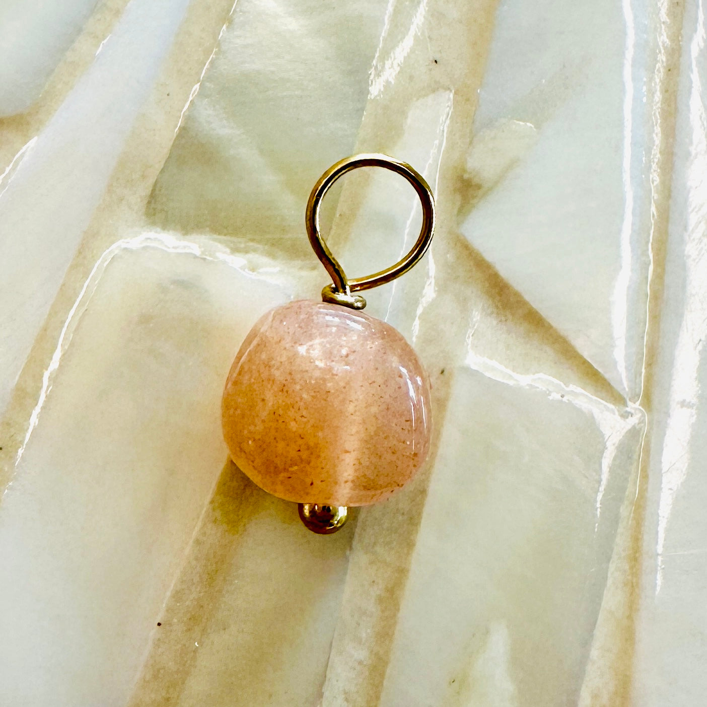 Edelsteincharm Geburtsstein Juli - Oranger Mondstein