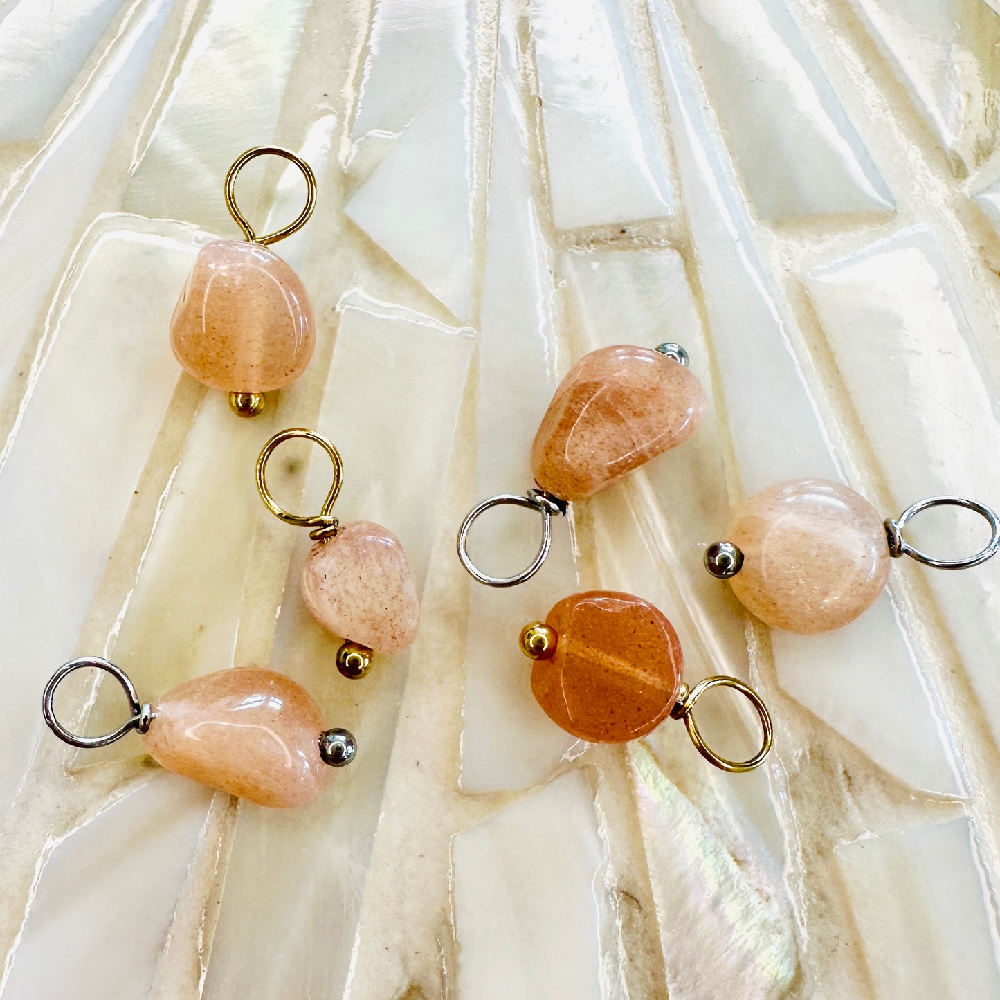 Edelsteincharm Geburtsstein Juli - Oranger Mondstein