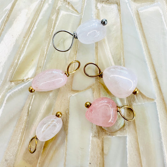 Edelsteincharm Geburtsstein Oktober - Rosenquarz