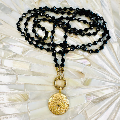 Edelsteinkette Spinell - Mandala "GRENZENLOS. STILL. STARK."