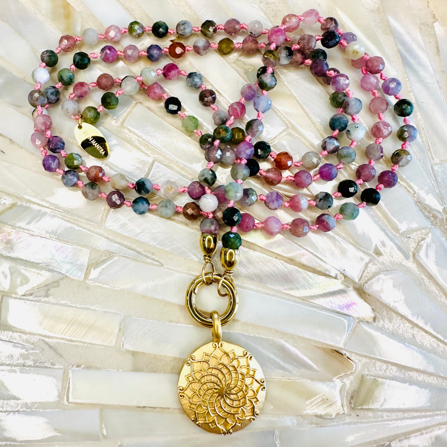 Edelsteinkette Turmalin - Mandala "GRENZENLOS. STILL. STARK"