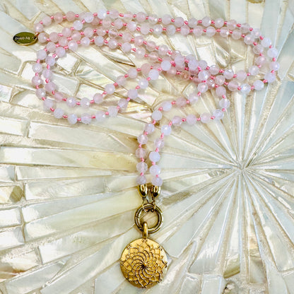 Edelsteinkette Rosenquarz - Mandala "GRENZENLOS. STILL. STARK."