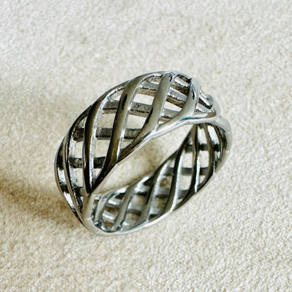 "Cocoon" Ring