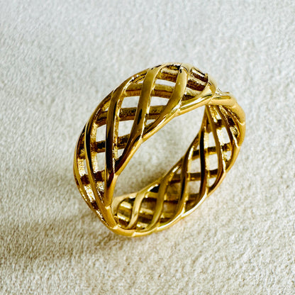 "Cocoon" Ring