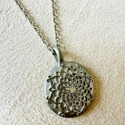 Mandala Kette "GRENZENLOS. STILL. STARK."