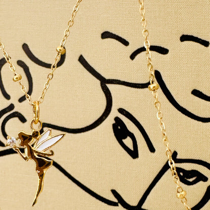 Fee mit Satelliten Kette