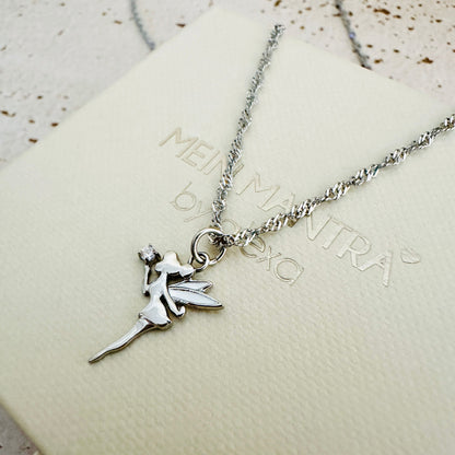 Fee mit Wellen Kette