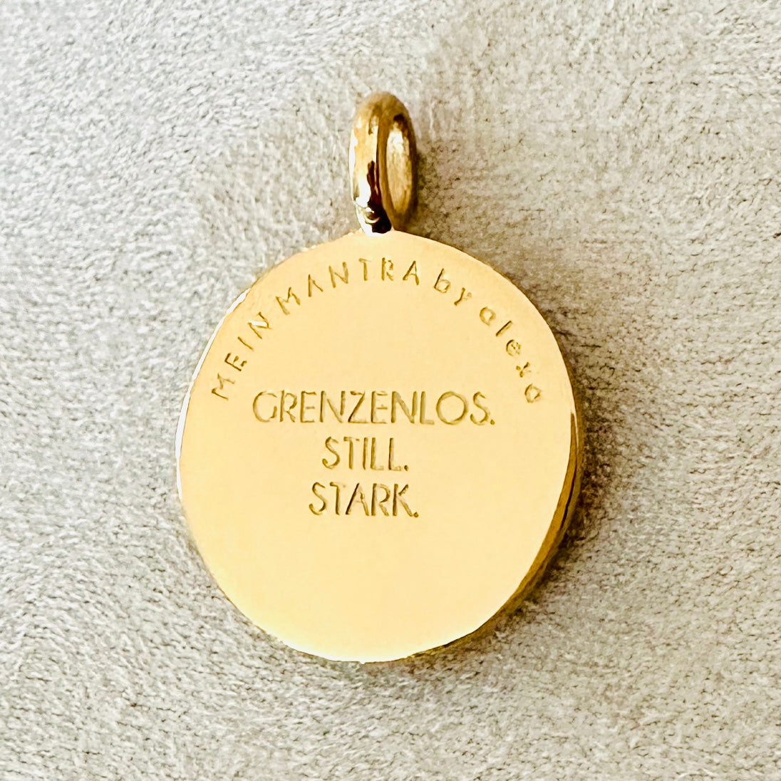 Edelsteinkette Aquamarin - Mandala "GRENZENLOS. STILL. STARK."