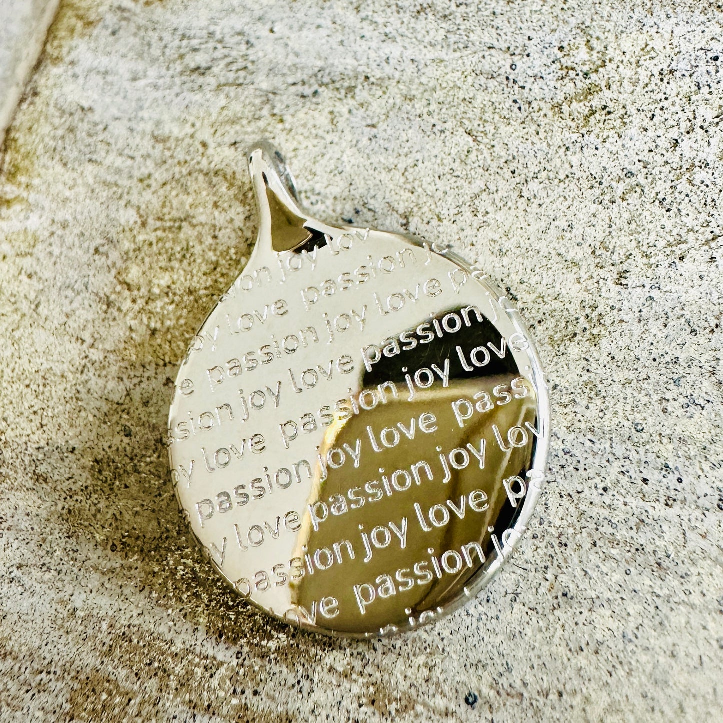Love-Passion-Joy Anhänger