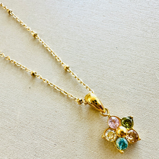 Bunter Blüten-Anhänger mit Kette